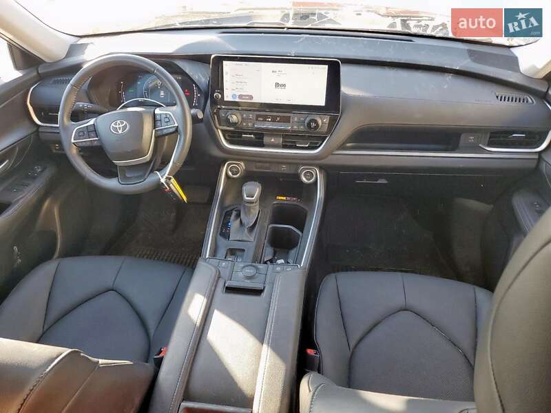 Внедорожник / Кроссовер Toyota Highlander 2024 в Виннице