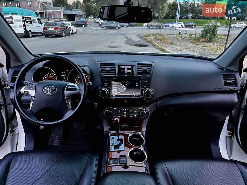 Внедорожник / Кроссовер Toyota Highlander 2012 в Киеве