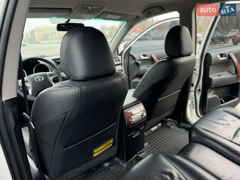 Внедорожник / Кроссовер Toyota Highlander 2012 в Харькове