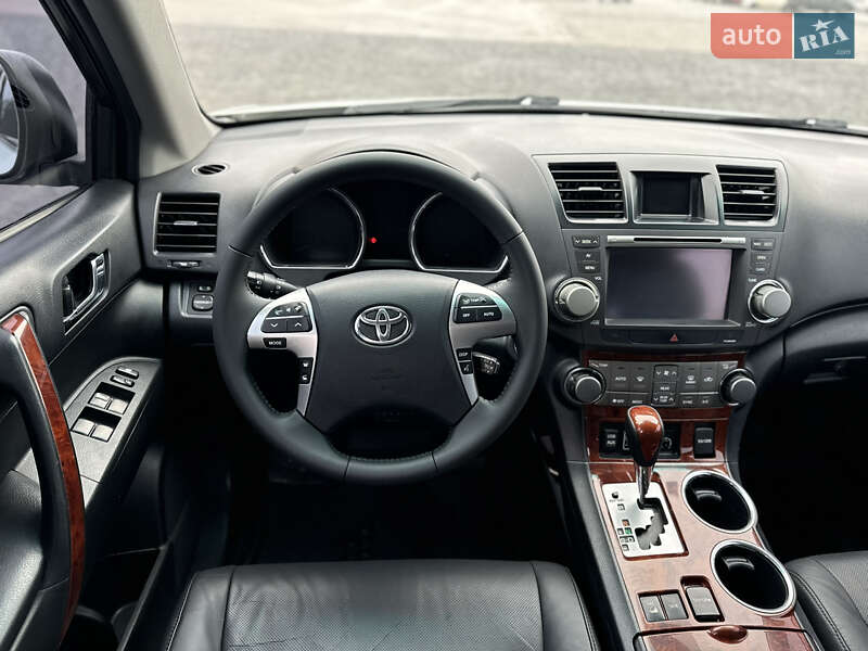 Внедорожник / Кроссовер Toyota Highlander 2012 в Харькове