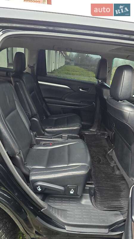 Позашляховик / Кросовер Toyota Highlander 2018 в Києві