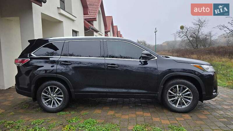Позашляховик / Кросовер Toyota Highlander 2018 в Києві