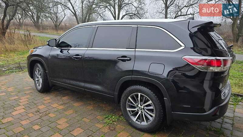 Позашляховик / Кросовер Toyota Highlander 2018 в Києві