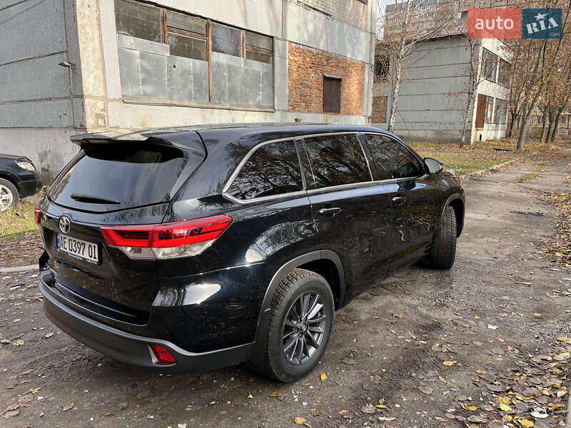 Внедорожник / Кроссовер Toyota Highlander 2017 в Днепре фото 5 Внедорожник / Кроссовер Toyota Highlander 2017 в Днепре
