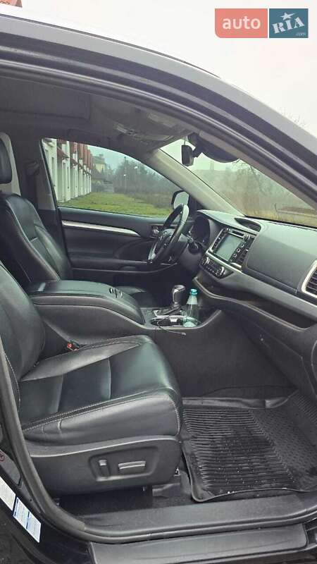 Позашляховик / Кросовер Toyota Highlander 2018 в Києві
