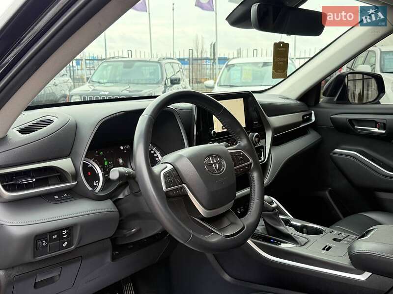 Внедорожник / Кроссовер Toyota Highlander 2023 в Киеве