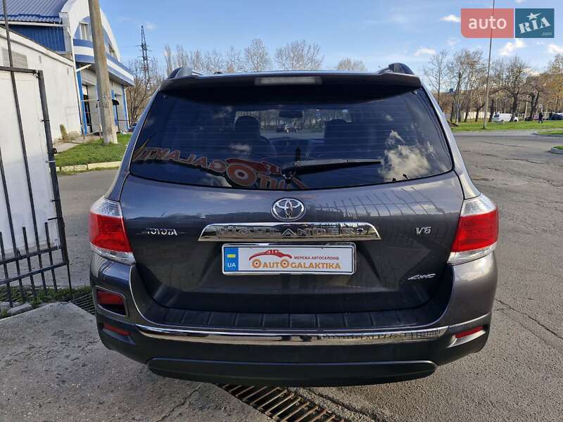 Внедорожник / Кроссовер Toyota Highlander 2011 в Николаеве