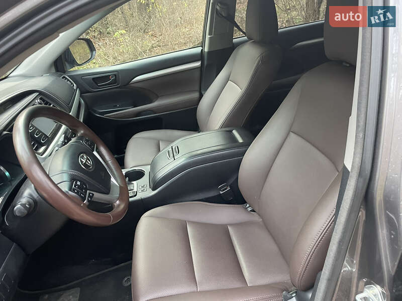 Внедорожник / Кроссовер Toyota Highlander 2014 в Броварах