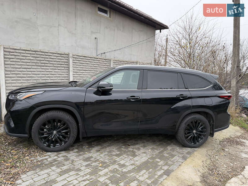 Внедорожник / Кроссовер Toyota Highlander 2024 в Запорожье