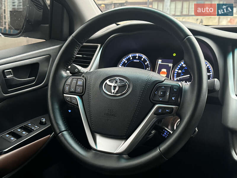 Внедорожник / Кроссовер Toyota Highlander 2018 в Киеве фото 10 Внедорожник / Кроссовер Toyota Highlander 2018 в Киеве