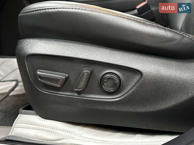 Внедорожник / Кроссовер Toyota Highlander 2020 в Киеве