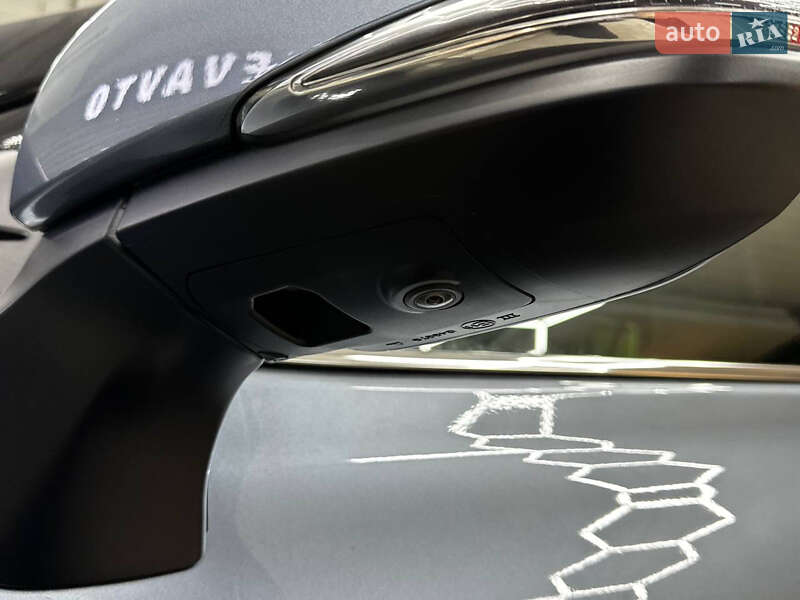 Внедорожник / Кроссовер Toyota Highlander 2020 в Киеве