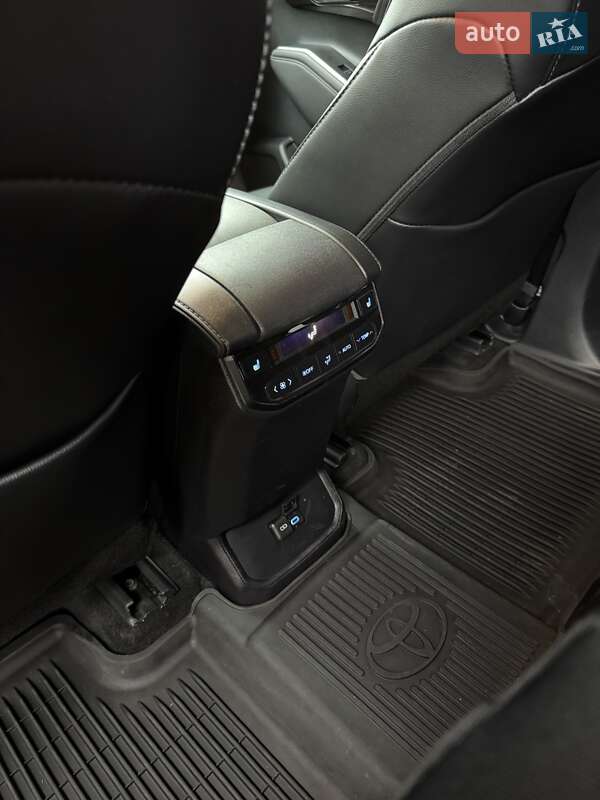 Внедорожник / Кроссовер Toyota Highlander 2022 в Виннице фото 44 Внедорожник / Кроссовер Toyota Highlander 2022 в Виннице