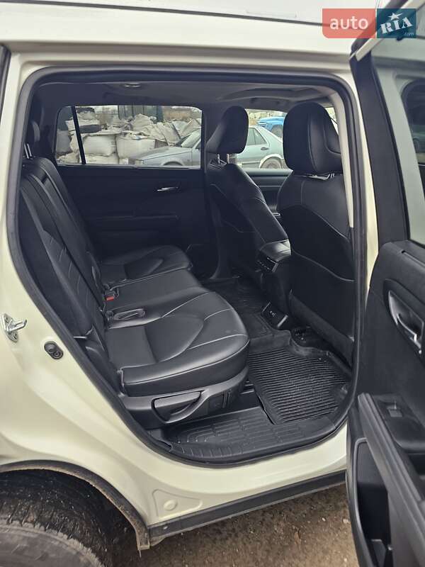 Внедорожник / Кроссовер Toyota Highlander 2021 в Николаеве