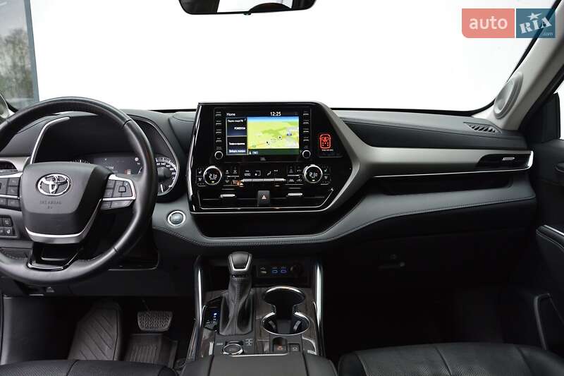 Позашляховик / Кросовер Toyota Highlander 2022 в Києві