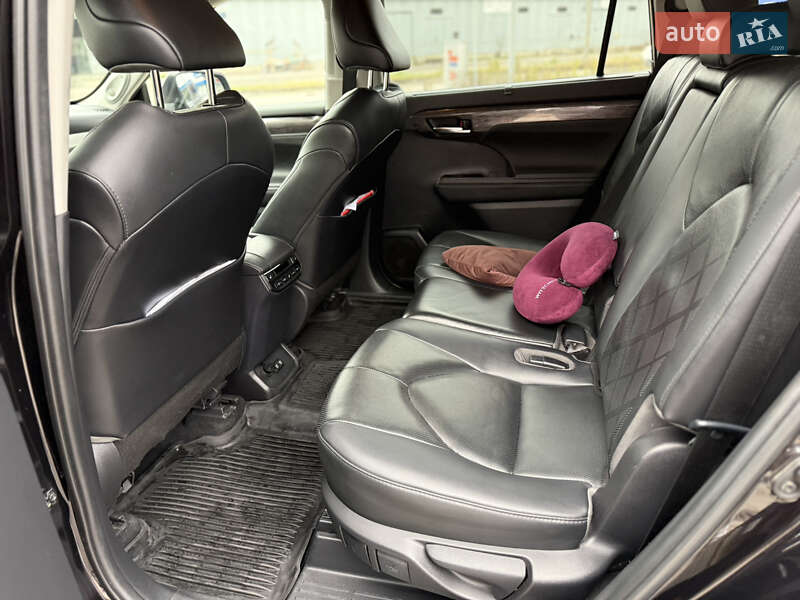 Внедорожник / Кроссовер Toyota Highlander 2020 в Кременчуге