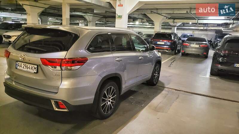 Внедорожник / Кроссовер Toyota Highlander 2017 в Киеве фото 8 Внедорожник / Кроссовер Toyota Highlander 2017 в Киеве