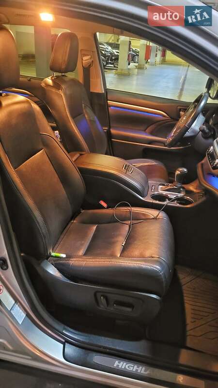 Внедорожник / Кроссовер Toyota Highlander 2017 в Киеве фото 23 Внедорожник / Кроссовер Toyota Highlander 2017 в Киеве