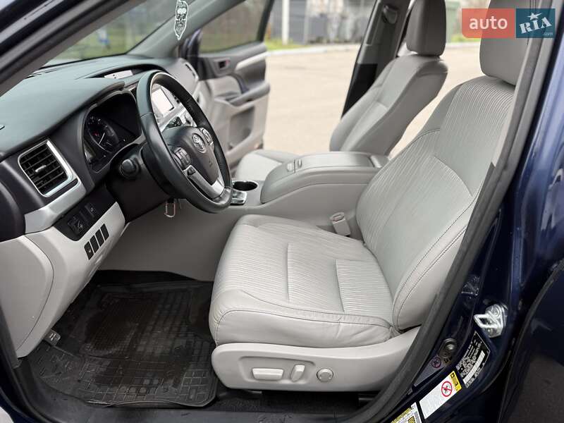Внедорожник / Кроссовер Toyota Highlander 2015 в Днепре фото 16 Внедорожник / Кроссовер Toyota Highlander 2015 в Днепре