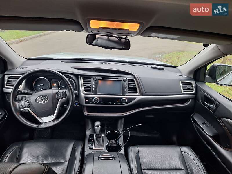 Внедорожник / Кроссовер Toyota Highlander 2017 в Киеве фото 44 Внедорожник / Кроссовер Toyota Highlander 2017 в Киеве