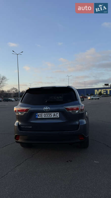 Внедорожник / Кроссовер Toyota Highlander 2015 в Днепре