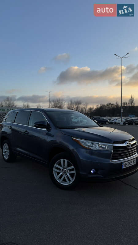 Внедорожник / Кроссовер Toyota Highlander 2015 в Днепре