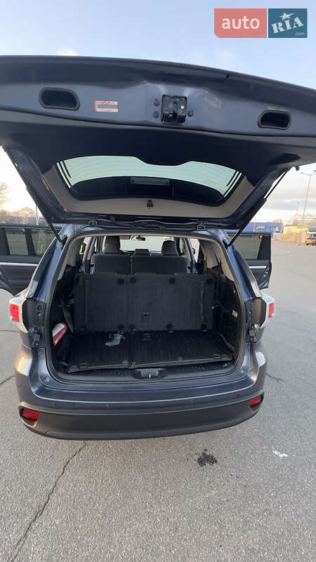 Внедорожник / Кроссовер Toyota Highlander 2015 в Днепре