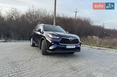 Внедорожник / Кроссовер Toyota Highlander 2022 в Ужгороде