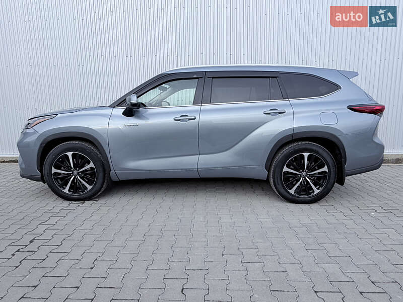 Внедорожник / Кроссовер Toyota Highlander 2021 в Киеве