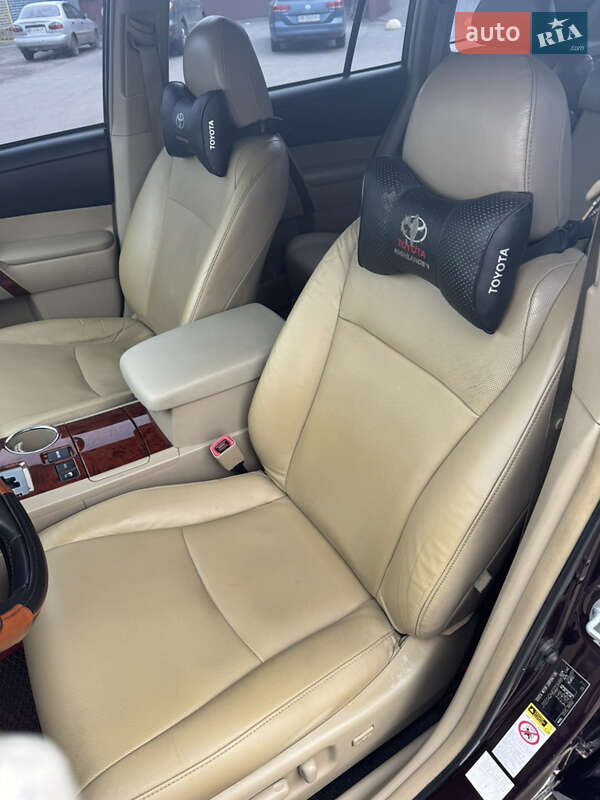 Внедорожник / Кроссовер Toyota Highlander 2012 в Полтаве фото 12 Внедорожник / Кроссовер Toyota Highlander 2012 в Полтаве