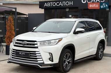Внедорожник / Кроссовер Toyota Highlander 2017 в Киеве