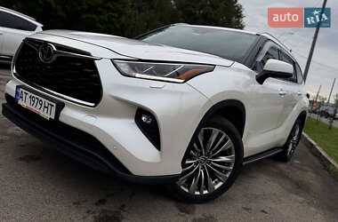 Внедорожник / Кроссовер Toyota Highlander 2020 в Черновцах