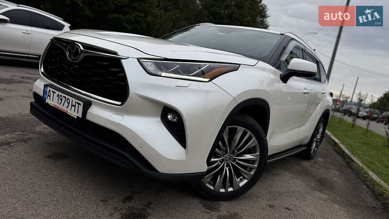 Внедорожник / Кроссовер Toyota Highlander 2020 в Черновцах