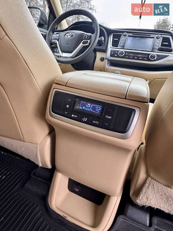 Внедорожник / Кроссовер Toyota Highlander 2018 в Кропивницком фото 38 Внедорожник / Кроссовер Toyota Highlander 2018 в Кропивницком