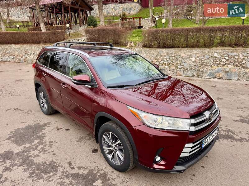 Внедорожник / Кроссовер Toyota Highlander 2018 в Кропивницком фото 8 Внедорожник / Кроссовер Toyota Highlander 2018 в Кропивницком