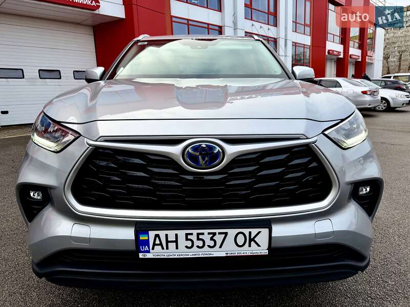 Позашляховик / Кросовер Toyota Highlander 2021 в Дніпрі