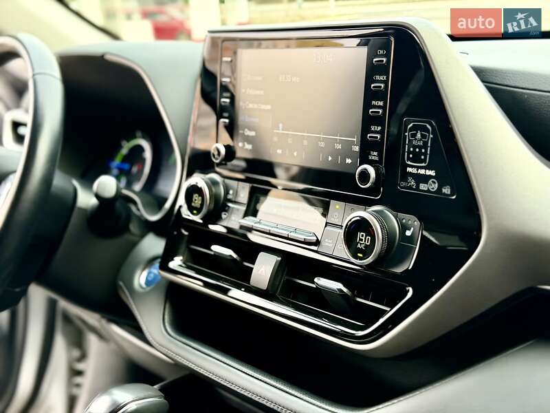 Позашляховик / Кросовер Toyota Highlander 2021 в Дніпрі