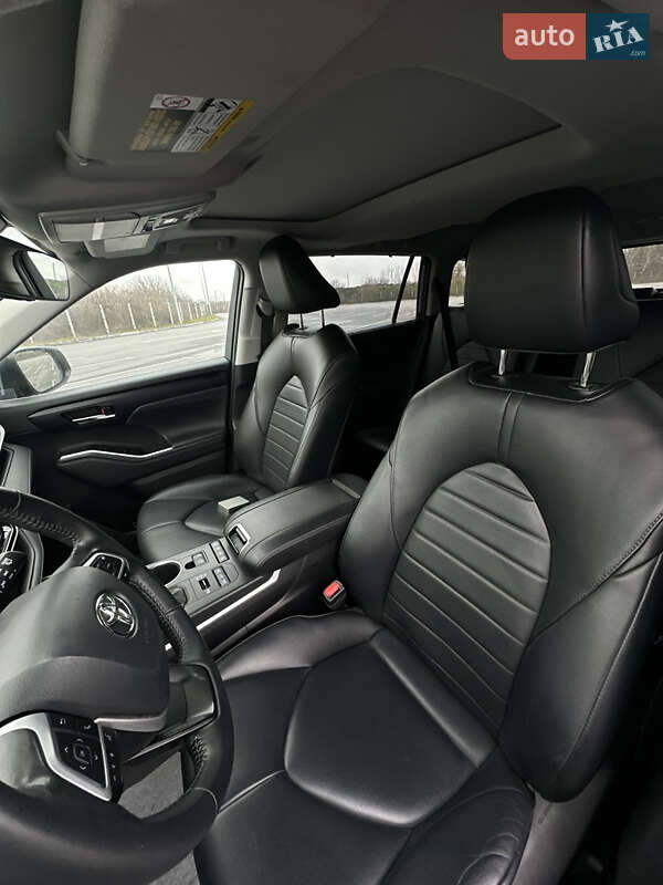 Позашляховик / Кросовер Toyota Highlander 2021 в Вінниці