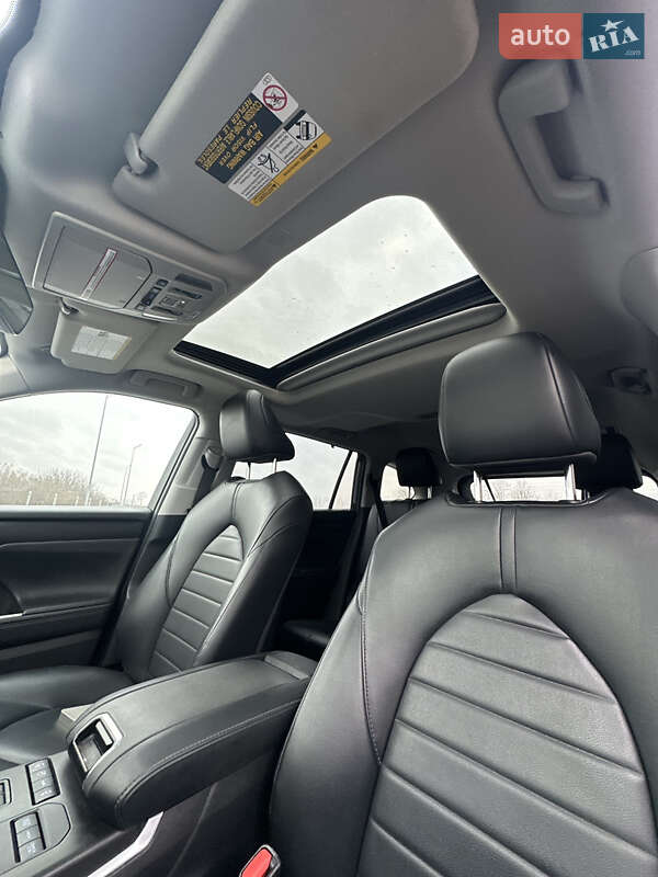 Позашляховик / Кросовер Toyota Highlander 2021 в Вінниці