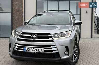 Внедорожник / Кроссовер Toyota Highlander 2017 в Тернополе