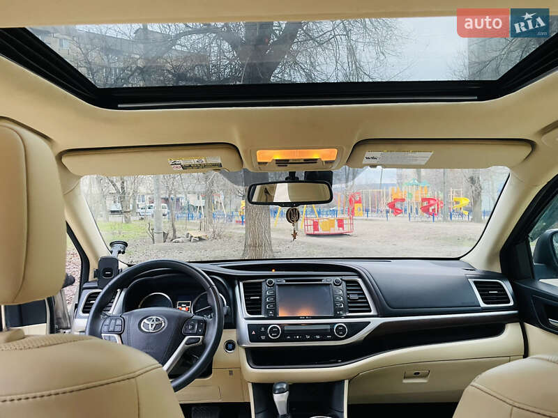 Внедорожник / Кроссовер Toyota Highlander 2015 в Кривом Роге фото 25 Внедорожник / Кроссовер Toyota Highlander 2015 в Кривом Роге