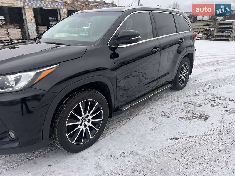 Внедорожник / Кроссовер Toyota Highlander 2019 в Виннице