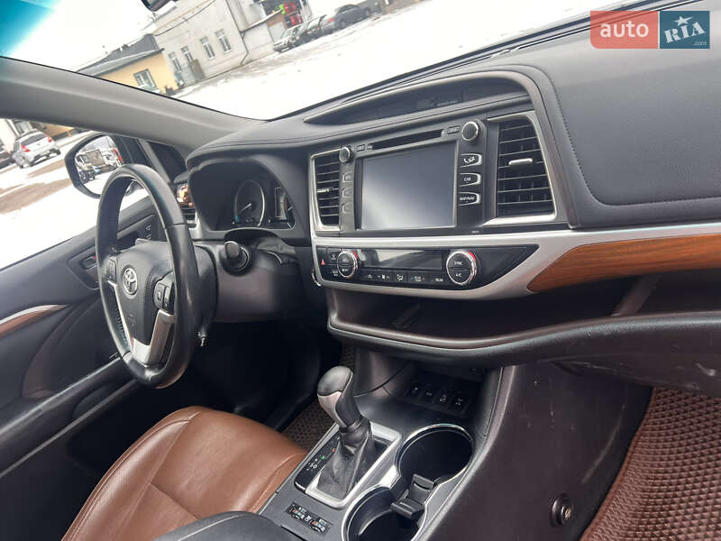 Внедорожник / Кроссовер Toyota Highlander 2019 в Виннице