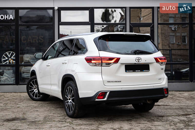 Позашляховик / Кросовер Toyota Highlander 2019 в Києві
