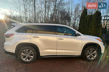 Внедорожник / Кроссовер Toyota Highlander 2015 в Николаеве