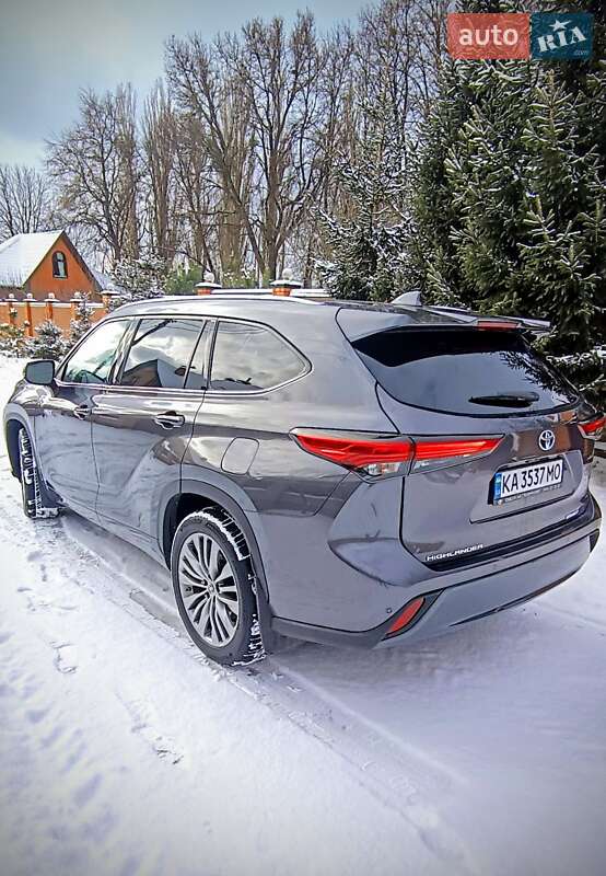 Внедорожник / Кроссовер Toyota Highlander 2021 в Киеве