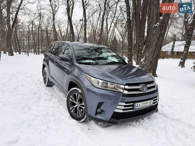 Позашляховик / Кросовер Toyota Highlander 2018 в Києві