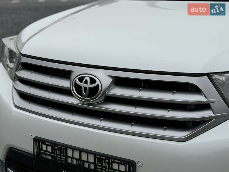 Позашляховик / Кросовер Toyota Highlander 2012 в Харкові