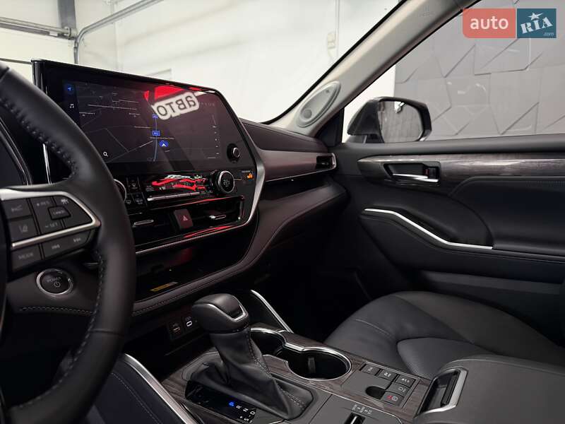 Внедорожник / Кроссовер Toyota Highlander 2024 в Тернополе