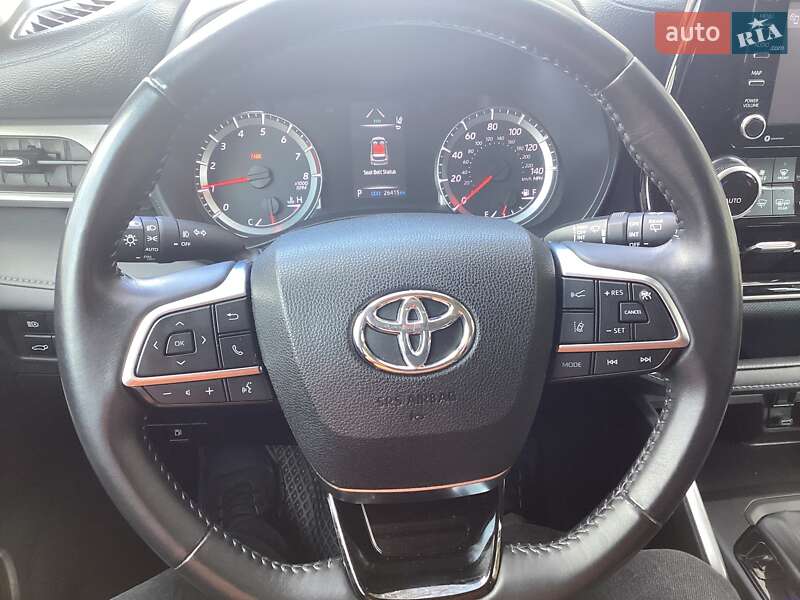 Внедорожник / Кроссовер Toyota Highlander 2020 в Шишаки